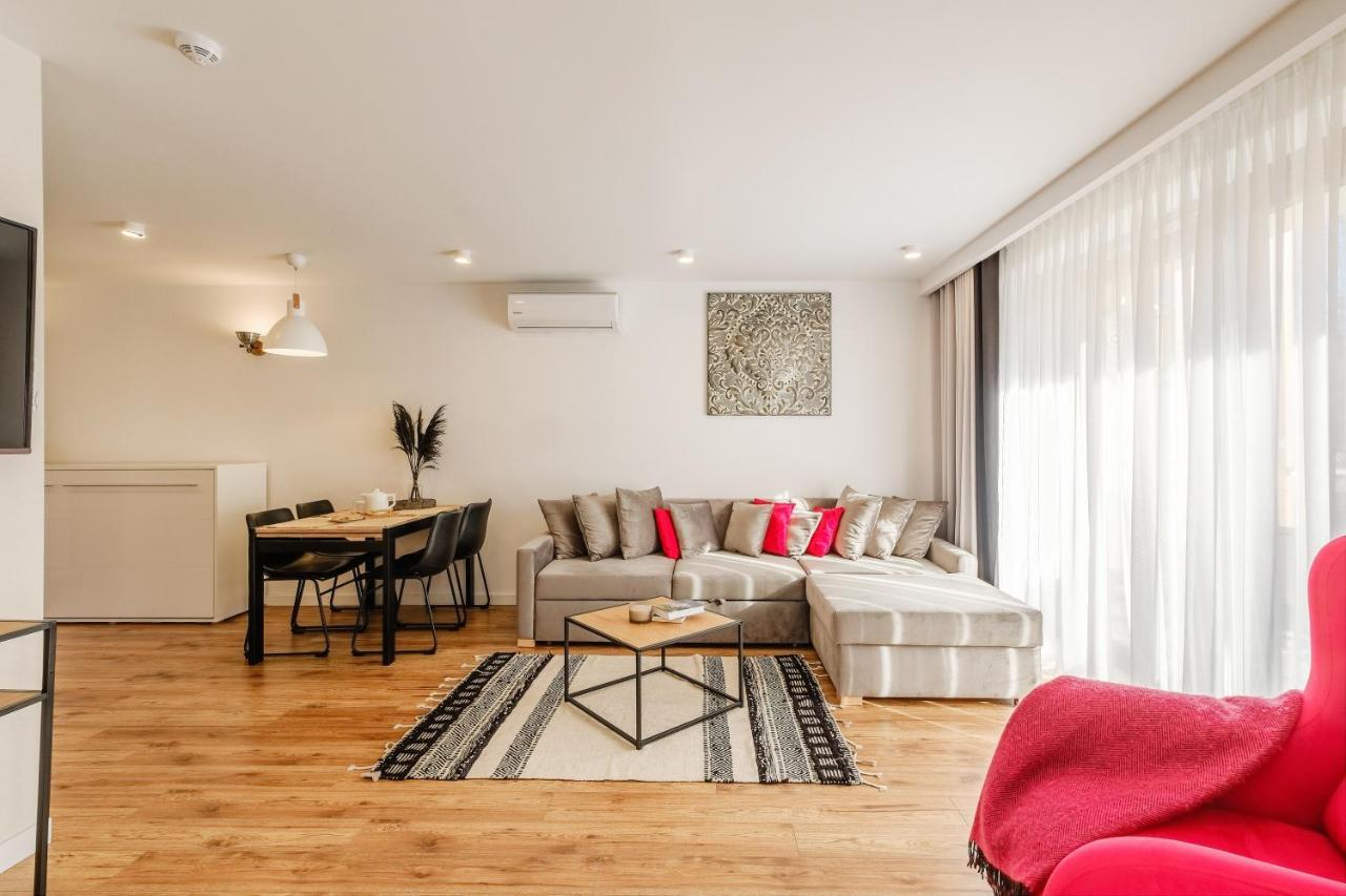 Rezydencja Ornak 5 - Stylowe Apartamenty Z Balkonami I Jacuzzi, 5 Min Pieszo Do Krupowek, Izby Podhalanskie Zakopane Ngoại thất bức ảnh