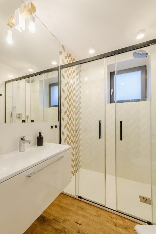 Rezydencja Ornak 5 - Stylowe Apartamenty Z Balkonami I Jacuzzi, 5 Min Pieszo Do Krupowek, Izby Podhalanskie Zakopane Ngoại thất bức ảnh