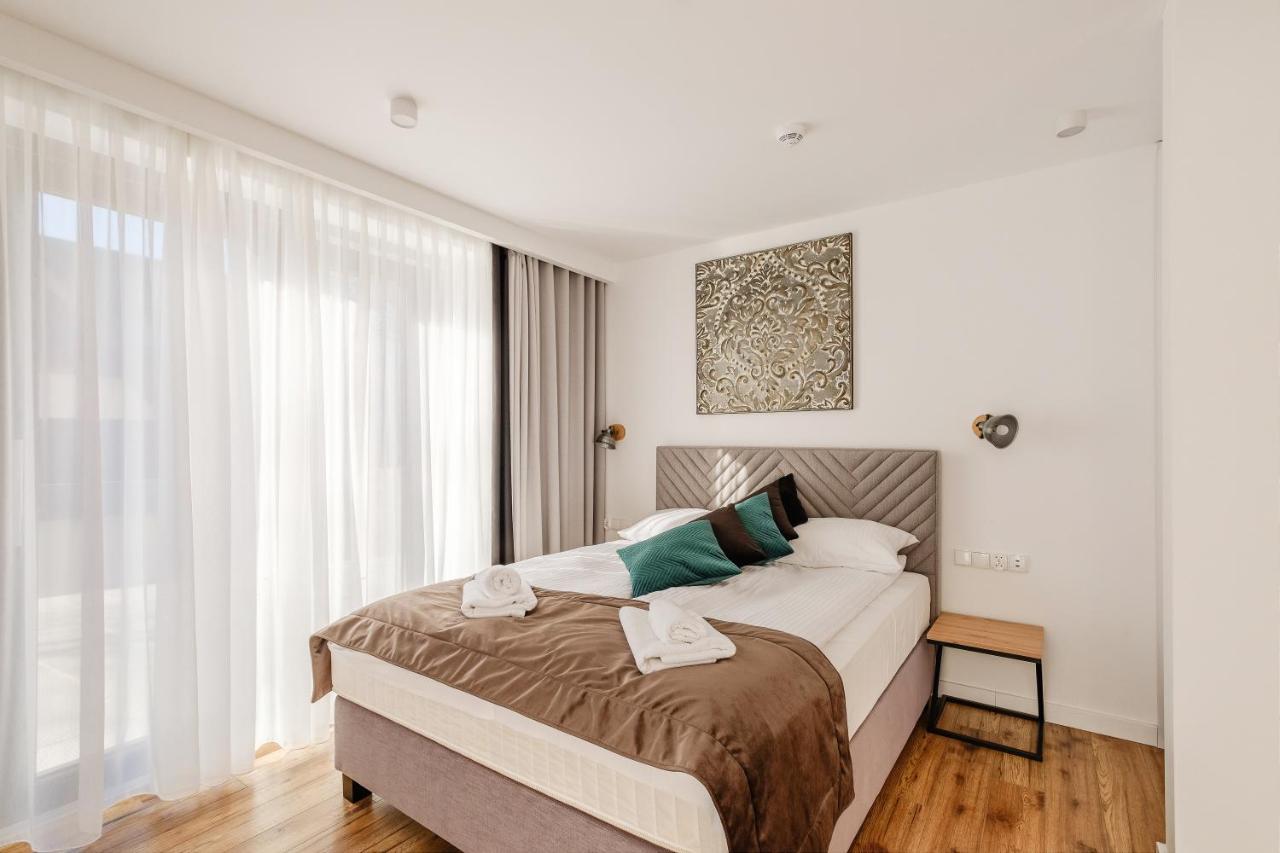 Rezydencja Ornak 5 - Stylowe Apartamenty Z Balkonami I Jacuzzi, 5 Min Pieszo Do Krupowek, Izby Podhalanskie Zakopane Ngoại thất bức ảnh