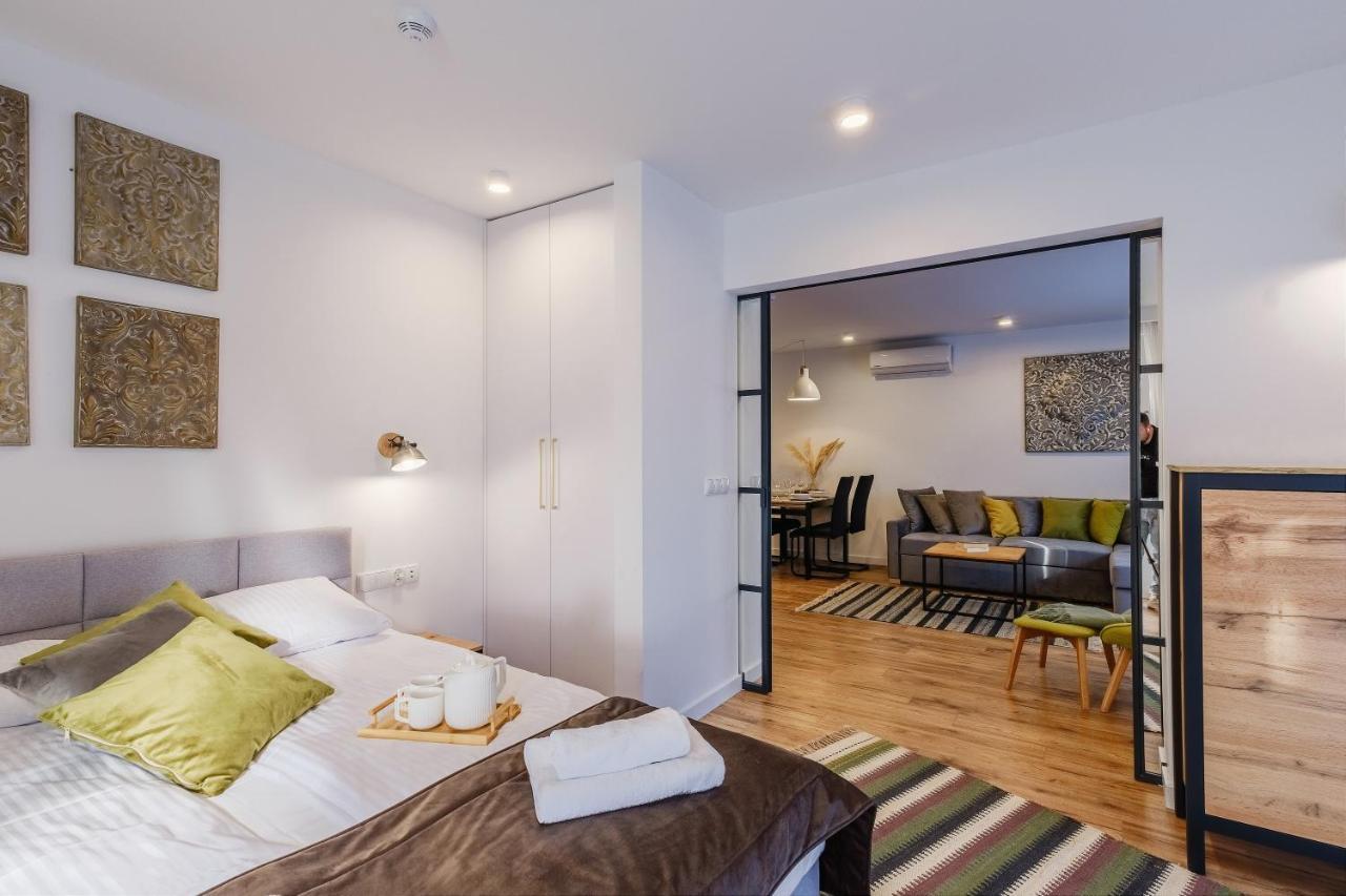 Rezydencja Ornak 5 - Stylowe Apartamenty Z Balkonami I Jacuzzi, 5 Min Pieszo Do Krupowek, Izby Podhalanskie Zakopane Ngoại thất bức ảnh