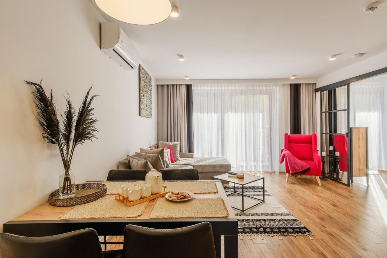 Rezydencja Ornak 5 - Stylowe Apartamenty Z Balkonami I Jacuzzi, 5 Min Pieszo Do Krupowek, Izby Podhalanskie Zakopane Ngoại thất bức ảnh