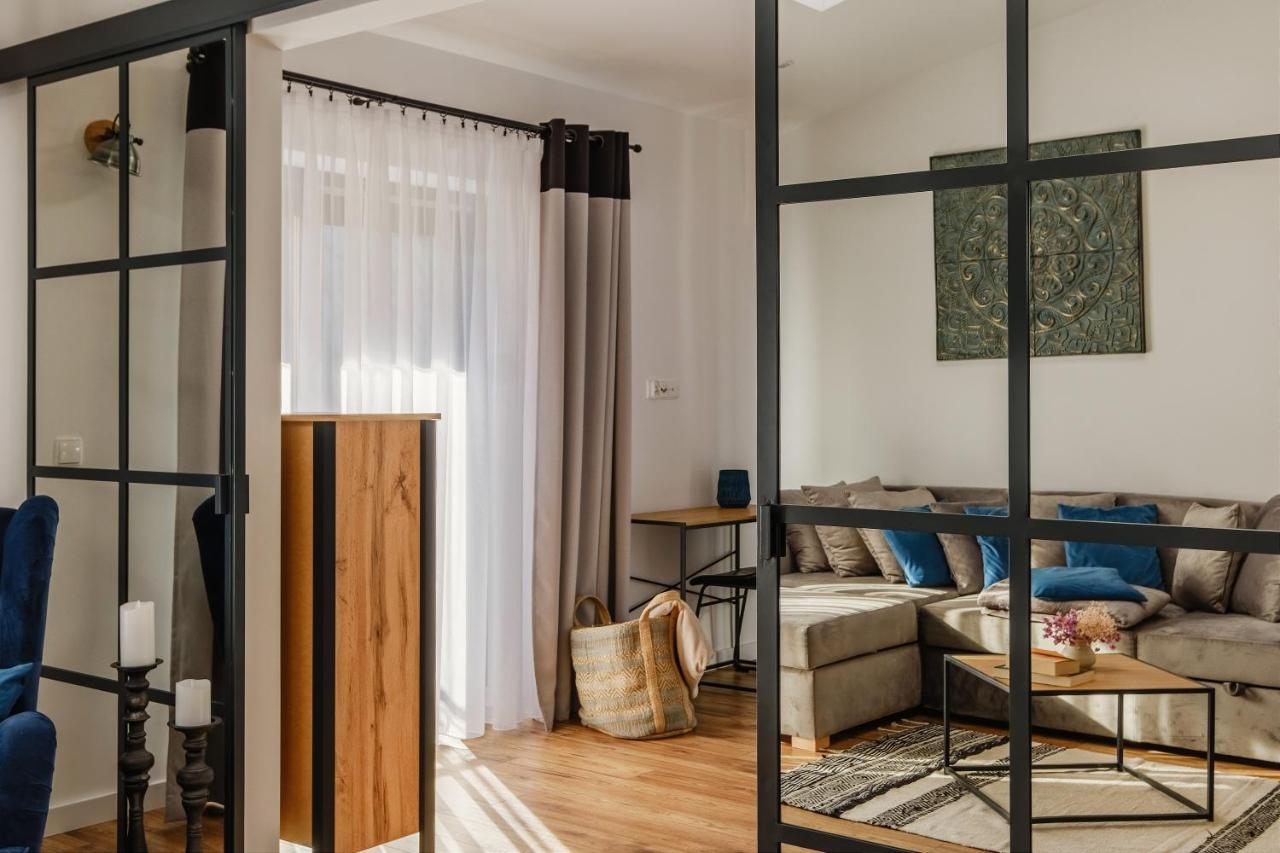 Rezydencja Ornak 5 - Stylowe Apartamenty Z Balkonami I Jacuzzi, 5 Min Pieszo Do Krupowek, Izby Podhalanskie Zakopane Ngoại thất bức ảnh