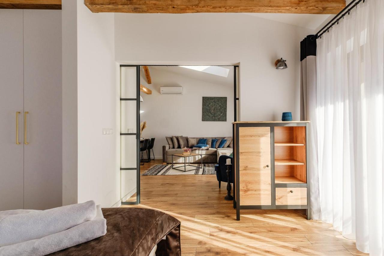 Rezydencja Ornak 5 - Stylowe Apartamenty Z Balkonami I Jacuzzi, 5 Min Pieszo Do Krupowek, Izby Podhalanskie Zakopane Ngoại thất bức ảnh